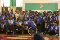 PEPARNAS 2016 : Paku Alam Melepas 150 Atlet DIY Berangkat Peparnas