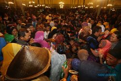Ribuan Orang Saksikan Kirab 1 Sura Mangkunegaran, Wali Kota Solo, Puan Maharani, Aria Bima Ikut Serta