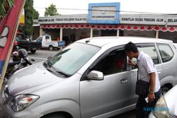 PENCURIAN KARANGANYAR : Pencuri Bermodus Pecah Kaca Mobil di Jaten Sangat Nekat
