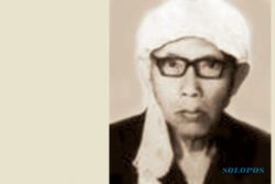 HARI SANTRI :  Peringati HSN, Nahdliyin Semarang Ziarahi Makam Kiai Sholeh Darat