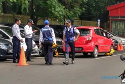 PARKIR SEMARANG : Pegawai Dishubkominfo Gembok Mobil Tuai Pujian Netizen