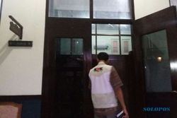 KORUPSI MADIUN : Penyidik KPK Sita Dokumen Keuangan dan Honor Bambang Irianto