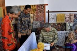 AGENDA PRESIDEN : Jokowi dan Lee Jalin Diplomasi Batik