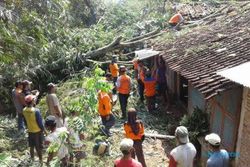 BENCANA WONOGIRI : Hujan Angin Melanda 5 Desa, 19 Rumah Rusak