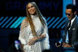 Ups, Jennifer Lopez dan Marc Anthony Berciuman di Latin Grammy Awards 2016