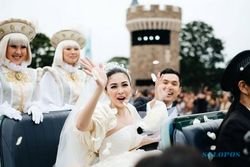 Menikah ala Cinderella, Yuk Intip Pernikahan Sandra Dewi dan Harvey Moeis di Disneyland