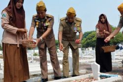 HARI PAHLAWAN : Bupati dan Kapolres Semarang Ziarahi Makam Pahlawan