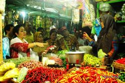 Titiek Suharto Kaget saat Blusukan ke Pasar Argosari, Ternyata Ini Penyebabnya