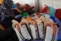 FOTO HARI JUANG KARTIKA : Donor Darah di Lapangan Pancasila