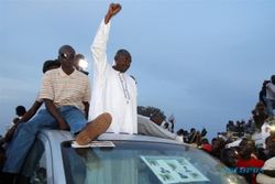 KISAH UNIK : Mantan Satpam Menang Pilpres Gambia