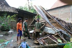 Puting Beliung Terjang 3 Kecamatan di Sragen, Seratusan Rumah Rusak