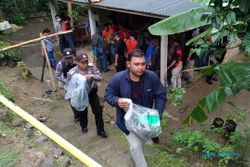 BOM BEKASI : Geledah 2 Rumah di Jumantono Karanganyar, Polisi Sita 15 Barang Bukti