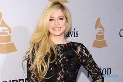 Sembuh dari Sakit, Avril Lavigne Siapkan Album Baru