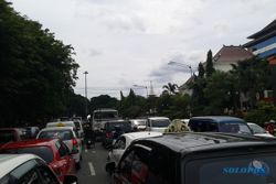 Libur Panjang, Kota Solo Padat Kendaraan, Jl. Jend. Sudirman Macet