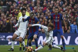 LIGA SPANYOL : Madrid Imbangi Barcelona, Modric: Ini Serasa Menang