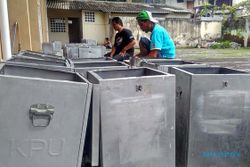 PILKADA KULONPROGO : KPU Mulai Bersihkan Kotak Suara
