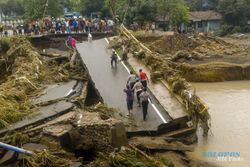 Banjir Bandang di Bima Rendam 1.700 Ton Beras