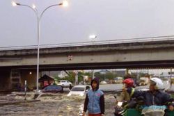 BANJIR SEMARANG : Hujan Deras, Kaligawe Banjir Parah