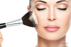 TIPS KECANTIKAN : Tak Hanya Bikin Cantik, Ini Manfaat Make Up bagi Wanita