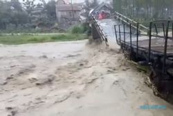 BANJIR KENDAL : Jembatan Putus Akibat Banjir, Netizen Salahkan Penebangan Pohon
