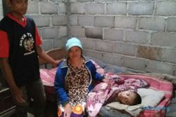 KISAH TRAGIS : Pemuda Ponorogo Ini Hidupi Ibu Penderita Kanker dan Adiknya yang Polio