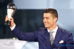 Cristiano Ronaldo Pemain Terbaik FIFA 2016