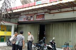 PENCURIAN SOLO : Rekaman CCTV Alfamart Banyuanyar, Pencuri Sempat Bobol ATM