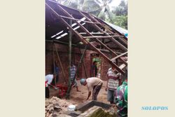 BENCANA PONOROGO : Rumah Warga Ngebel Rusak Parah Diterjang Angin Kencang