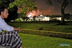 Pakai Sarung, Begini Cara Presiden Jokowi Nikmati Pergantian Tahun