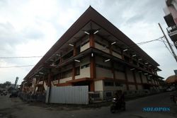 LALU LINTAS SOLO : Barikade Juga akan Dipasang di Jl. dr. Radjiman Dekat Pasar Klewer