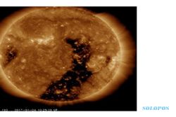 NASA Perlihatkan Fenomena Lubang Memanjang di Permukaan Matahari