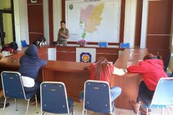 RAZIA MADIUN : Satpol PP Kota Jaring 5 Pasangan Kumpul Kebo di Rumah Indekos
