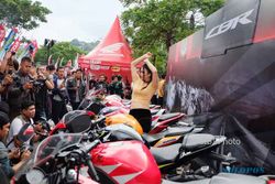 MOTOR HONDA : Ratusan Bikers CBR Kumpul di Jl. Pahlawan