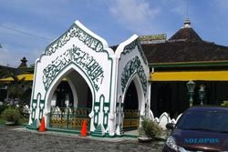 CAGAR BUDAYA SOLO : Rawan Ambruk, Kondisi Atap Masjid Al Wustho Mengkhawatirkan