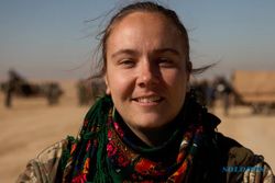 KISAH INSPIRATIF : Wanita Ini Rela Tinggalkan Kampung Halaman Demi Perangi ISIS