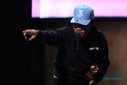 GRAMMY AWARDS 2017 : Usai Kalahkan Drake, Chance the Rapper Menangi Best New Artist