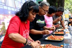 HOTEL DI JOGJA : Lomba Makan Martabak Setan di Harper Mangkubumi