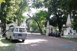 PERPARKIRAN SOLO : Main ke Taman Monjari, Warga Bingung Mau Parkir di Mana