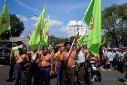 Demo, Buruh di Jepara Minta UMK 2022 Sebesar Ini