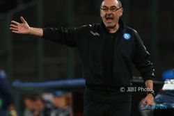 Kalahkan Allegri, Sarri Jadi Pelatih Terbaik Serie A 2015/2016
