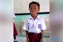 VIDEO LUCU : Nyanyi Lagu Tum Hi Ho, Gaya Bocah SD Ini Bikin Ketawa