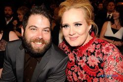 Adele Ungkap Status Pernikahannya dengan Simon Konecki
