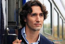 Foto PM Kanada Justin Trudeau saat Muda “Menyihir” Netizen Wanita