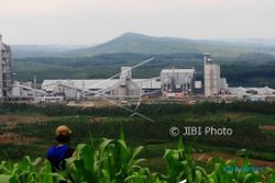 Legalkan Pabrik Semen Kendeng, Hakim PN Gresik Dilaporkan ke KY