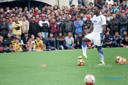 Persib Bandung Resmi Lepas Michael Essien