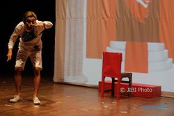 KAMPUS DI SEMARANG : Teater Kaplink Udinus Juara Monolog Nasional