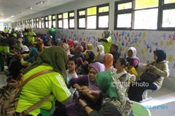 500 Orang Cuci Tangan Serentak di RSUD dr. Soedono Madiun