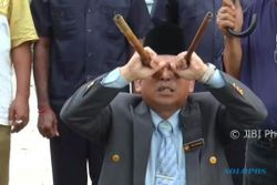 Dukun Malaysia Ngaku Tangkal Rudal Korut Pakai Bambu dan Kelapa
