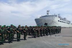 SATGAS PAMTAS : Ratusan Prajurit TNI Kembali dari Papua