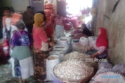 KOMODITAS PANGAN : Harga Bawang Putih di Pasar Solo Terus Naik
